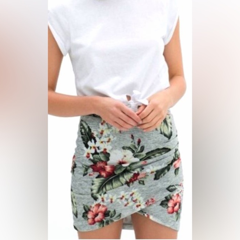 Zara Draped Tropical Floral Mini Skirt Size Medium